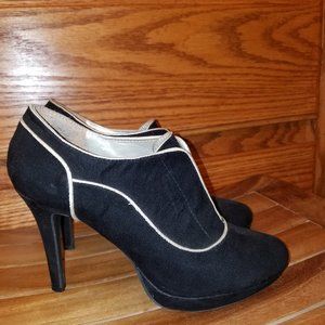 9 & Co Platform Booties